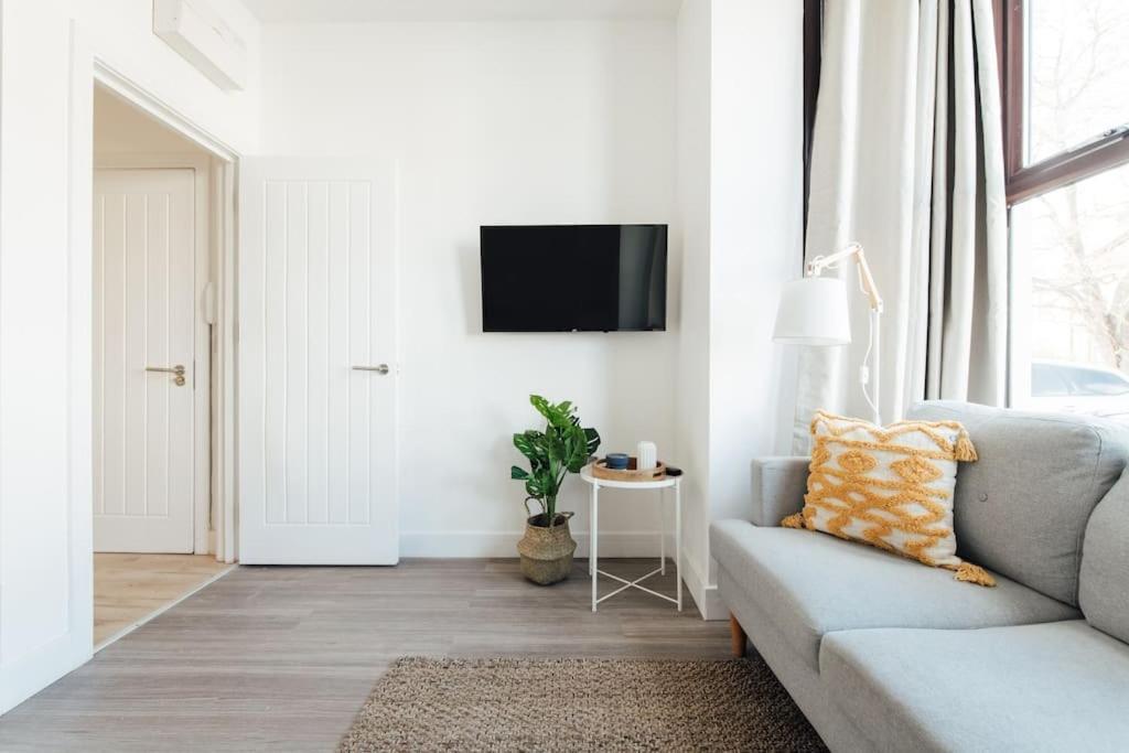 Stylish 2 Bedroom Flat In Ilford, London エクステリア 写真